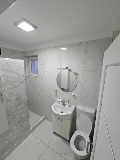 Apartament cu 3 camere decomandat în Florești