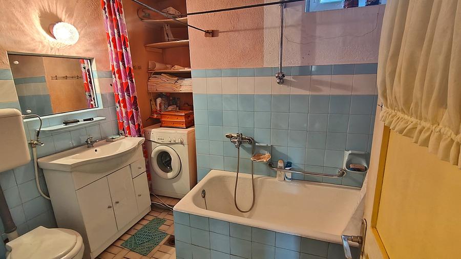Duplex cu 6 camere cu Canalizare în Central