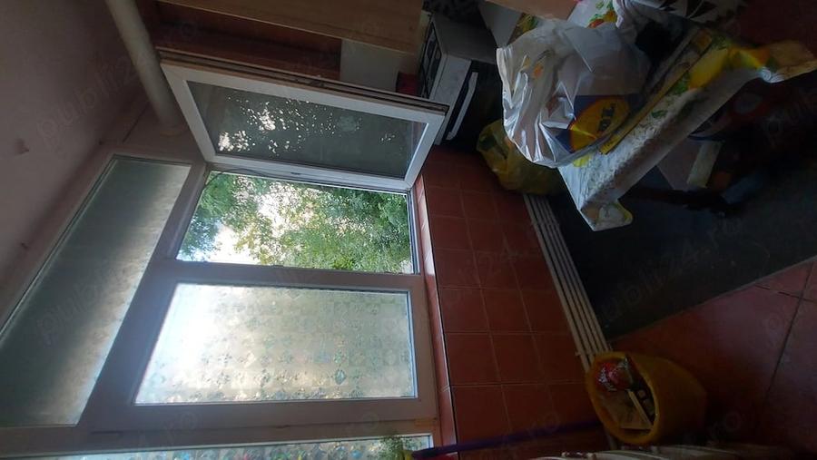 Apartament cu 2 camere decomandat în CET