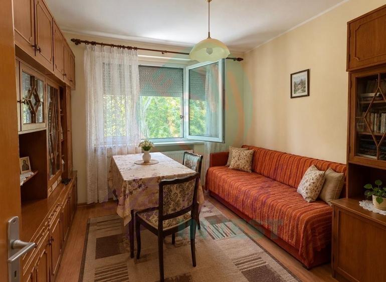 Apartament cu 3 camere semidecomandat în Vatra Luminoasă