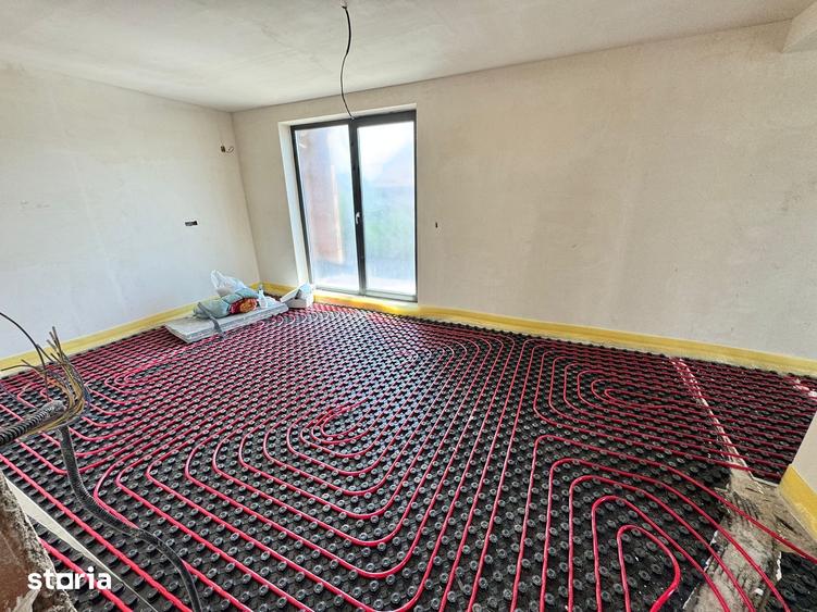 Casă cu 4 camere cu Teren 324 Mp în Fundeni