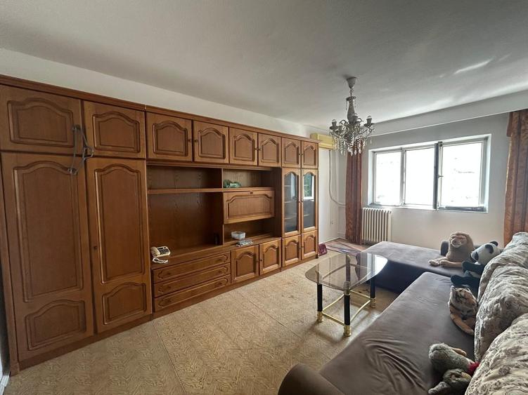 Apartament cu 2 camere decomandat în Trivale