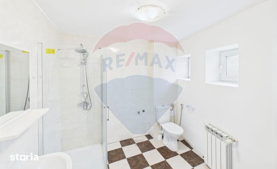 Apartament cu 5 camere în Tineretului