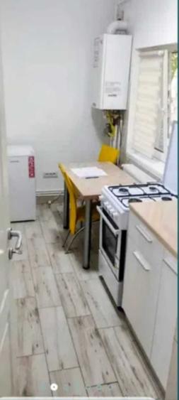 Garsonieră decomandată în Central