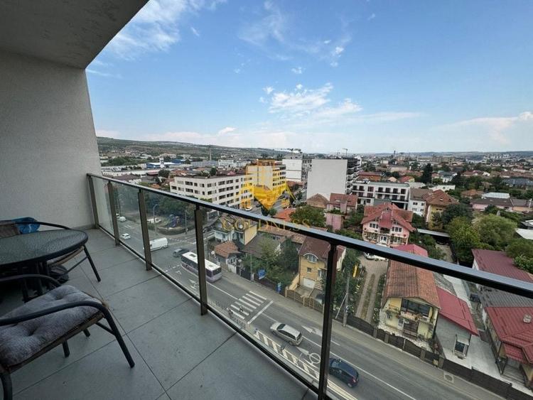 Apartament cu 3 camere semidecomandat în Central