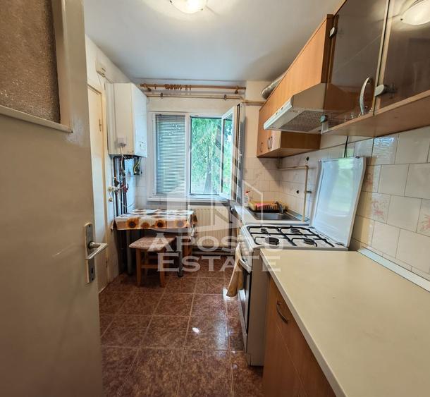 Apartament cu 3 camere semidecomandat, mobilat în Circumvalațiunii