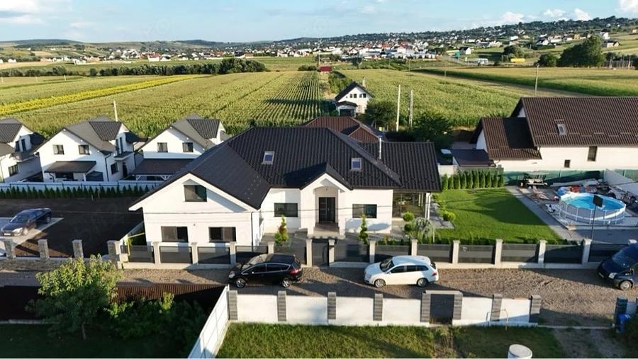 Casă cu 4 camere cu Teren 750 Mp în Central