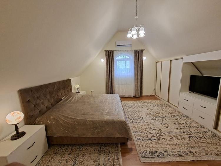 Casă cu 4 camere decomandat în Ghiroda