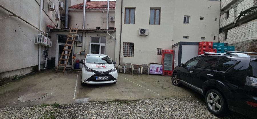 Spațiu comercial, de 200 mp, în Ultracentral
