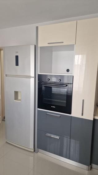 Apartament cu 3 camere decomandat în Calea București