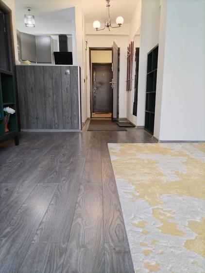 Apartament cu 3 camere semidecomandat în Dămăroaia