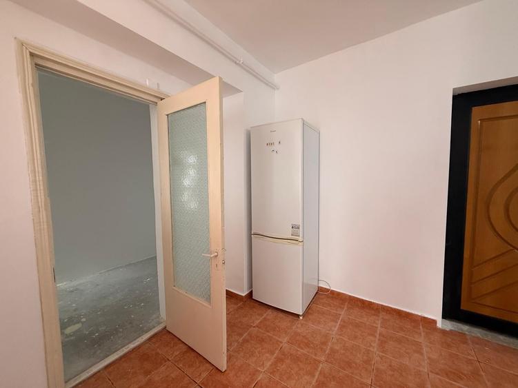Garsonieră decomandată în Nicolina