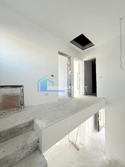 Duplex cu 4 camere cu Canalizare în Moșnița Nouă