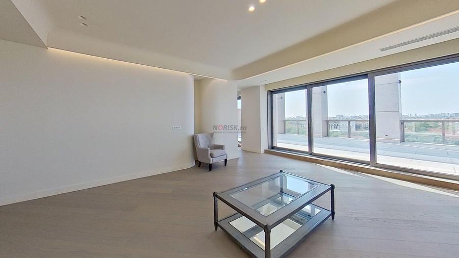 Apartament cu 5 camere circular în Pipera