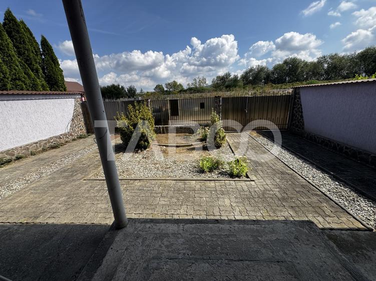 Duplex cu 6 camere cu Canalizare în Șelimbăr