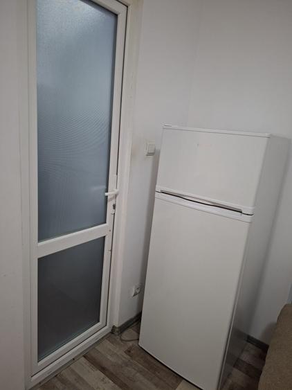 Garsonieră decomandată în Titan