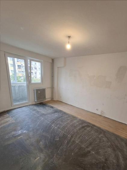 Apartament cu 2 camere decomandat în Tei