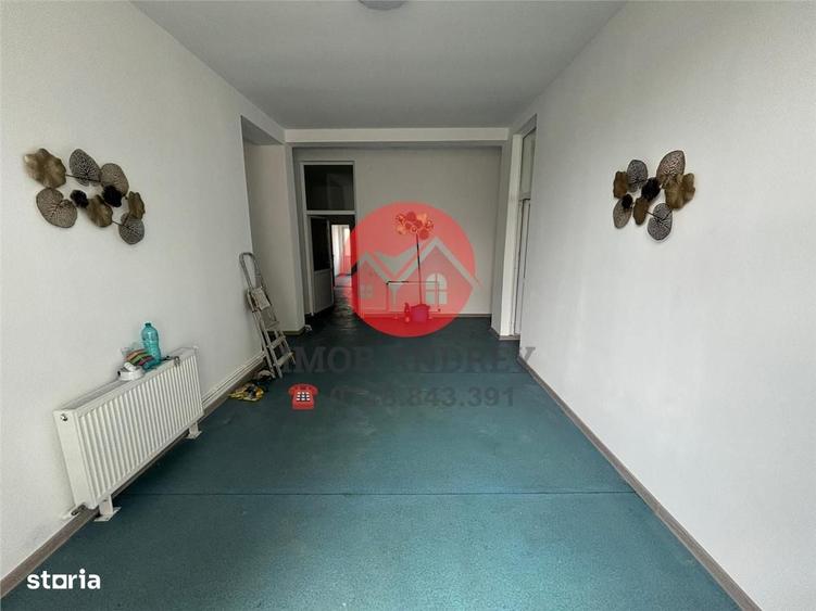 Casă cu 4 camere cu Teren 300 Mp în Central