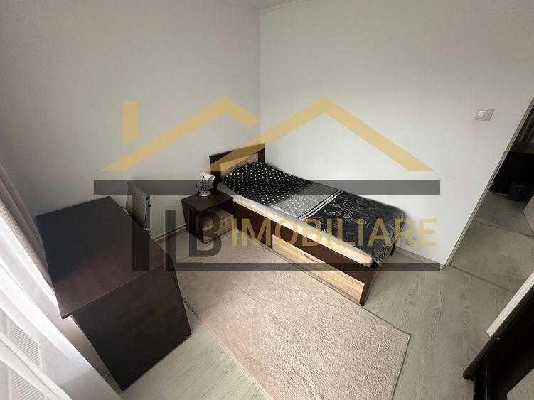 Apartament cu 3 camere decomandat în Cornișa