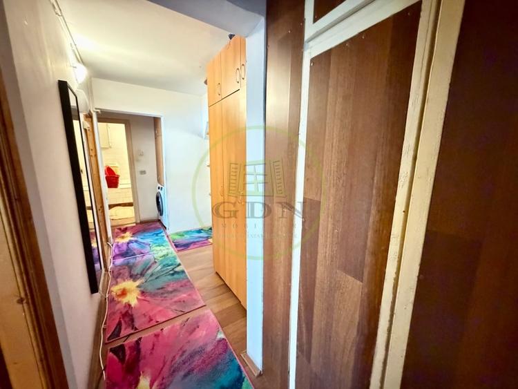 Apartament cu 4 camere decomandat, mobilat în Craiovița Nouă