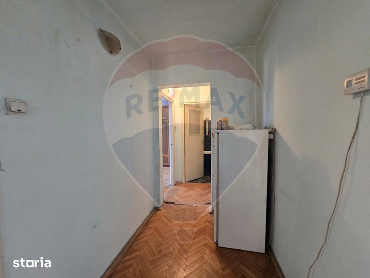 Apartament cu 3 camere decomandat în Tolstoi