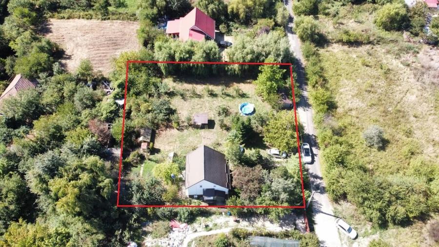 Casă individuală cu 4 camere cu Canalizare în Gruiu