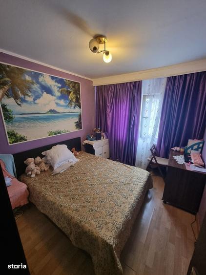 Apartament cu 4 camere decomandat în Dacia