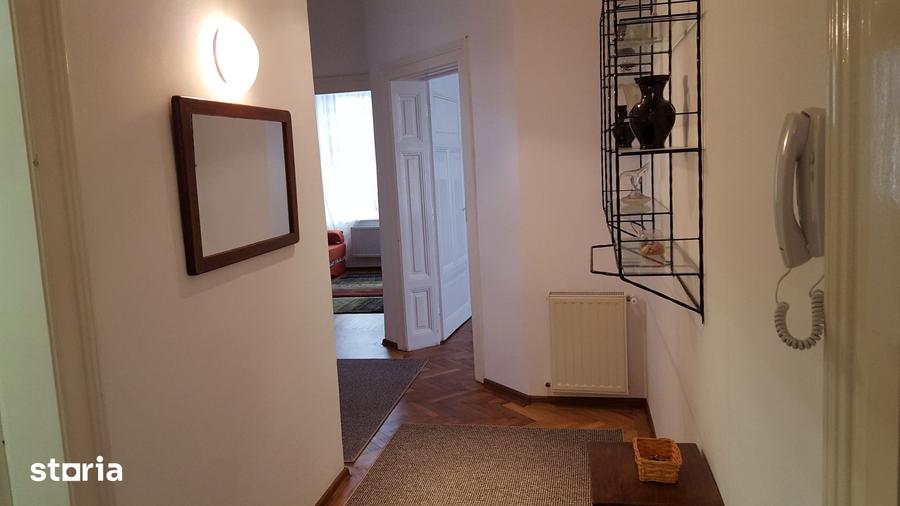 Apartament cu 3 camere în Sub Arini