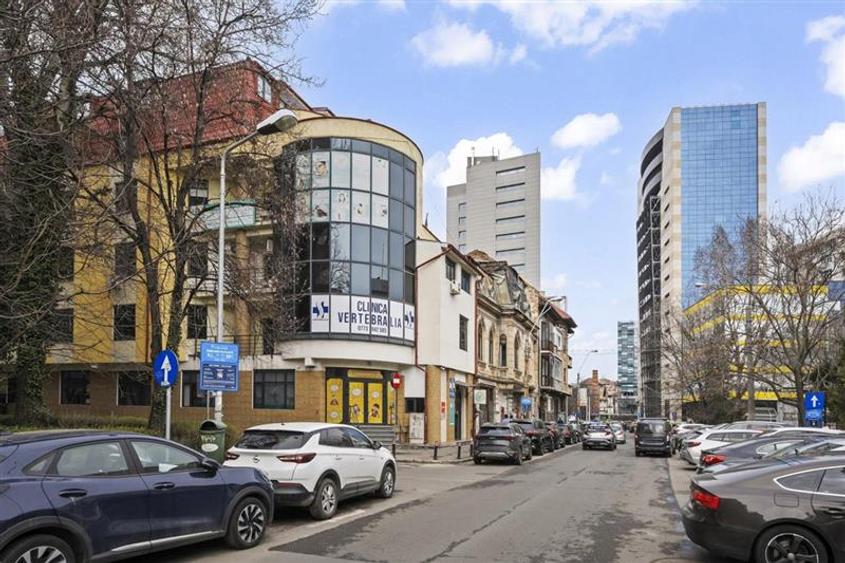Birou, de 164 mp, în Central