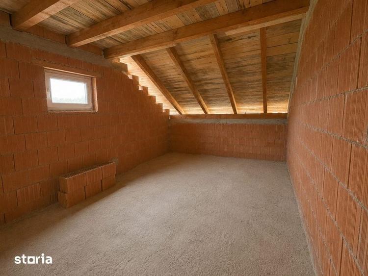 Casă cu 5 camere cu Teren 637 Mp în Sud