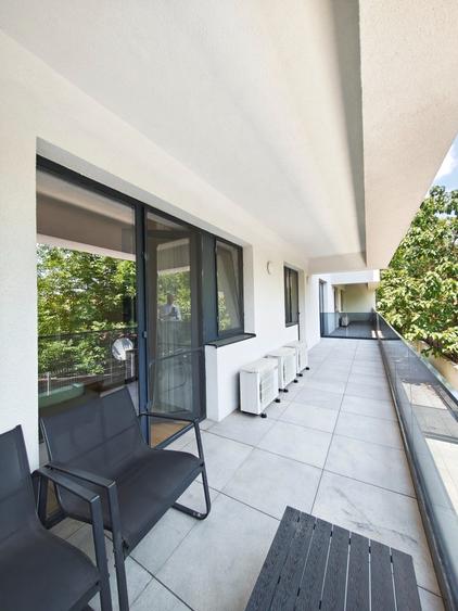 Apartament cu 3 camere decomandat, mobilat în Băneasa