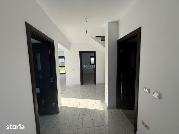 Casă cu 5 camere cu Teren 1100 Mp în Valea Lupului