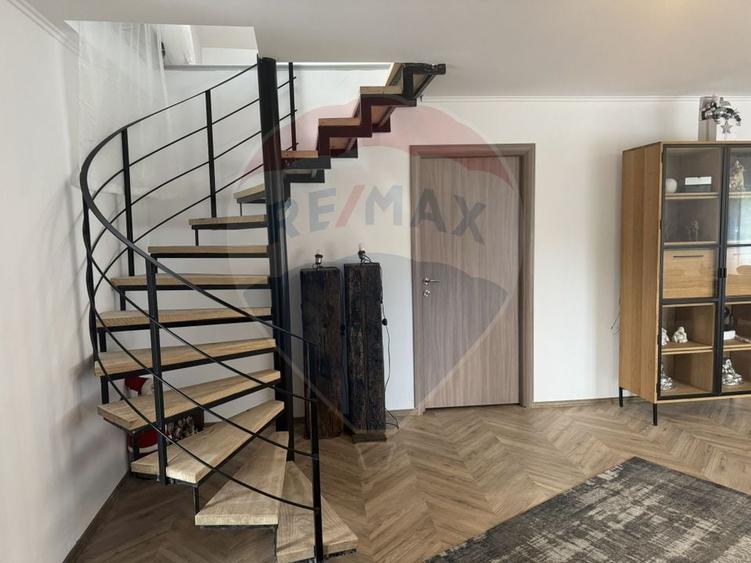 Casă individuală cu 6 camere cu Teren 2800 Mp în Livada (Petreștii de Jos)