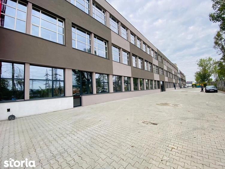 Spațiu comercial, de 1,250 mp, în Baza 3
