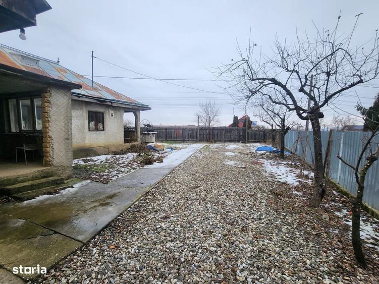 Casă cu 4 camere în Faraoani