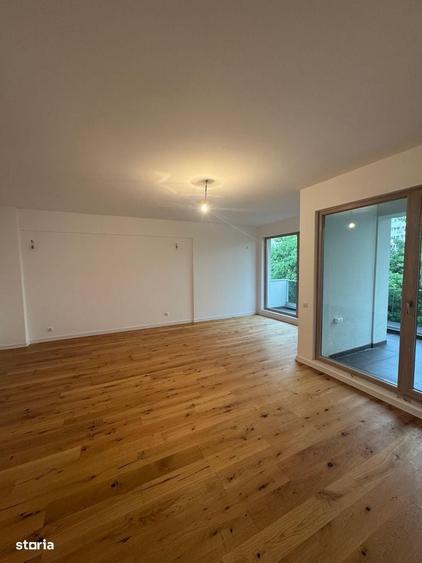 Apartament cu 4 camere în Iancului