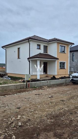Casă individuală cu 5 camere cu Canalizare în Șura Mică