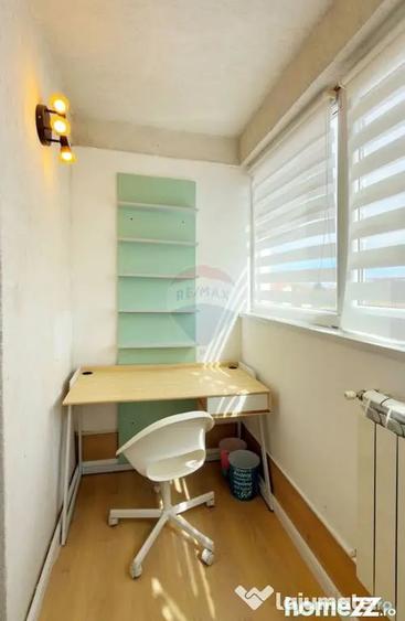 Apartament cu 3 camere semidecomandat în Colentina