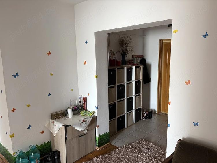 Apartament cu 4 camere decomandat în Central