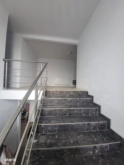 Casă cu 5 camere cu Teren 936 Mp în Central