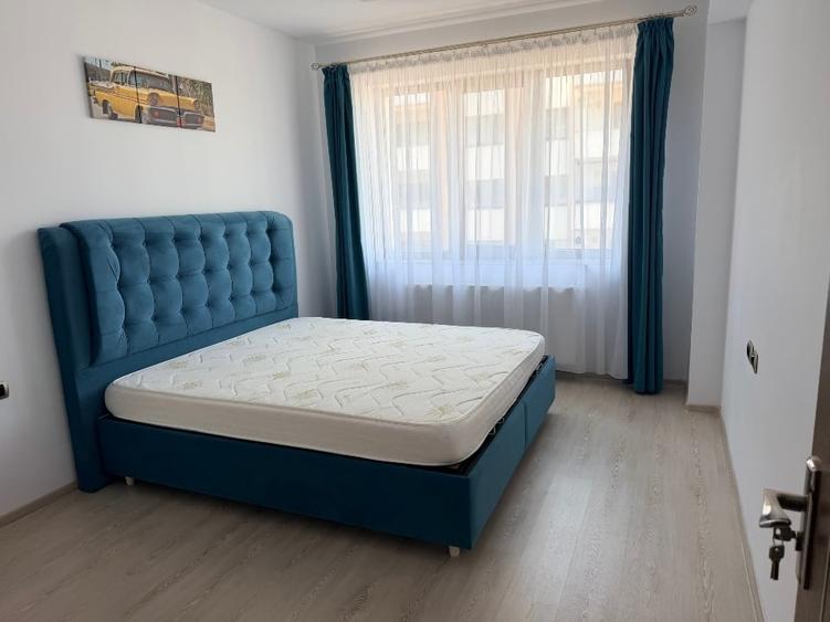 Apartament cu 3 camere decomandat, mobilat în Tractorul