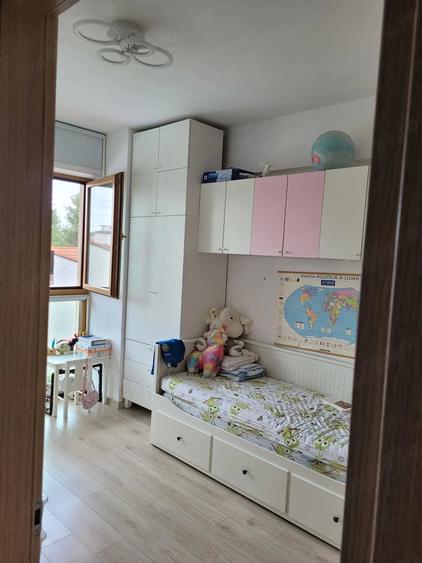 Apartament cu 4 camere decomandat în Dămăroaia