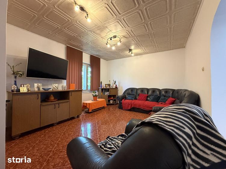 Casă cu 6 camere cu Teren 641 Mp în Central