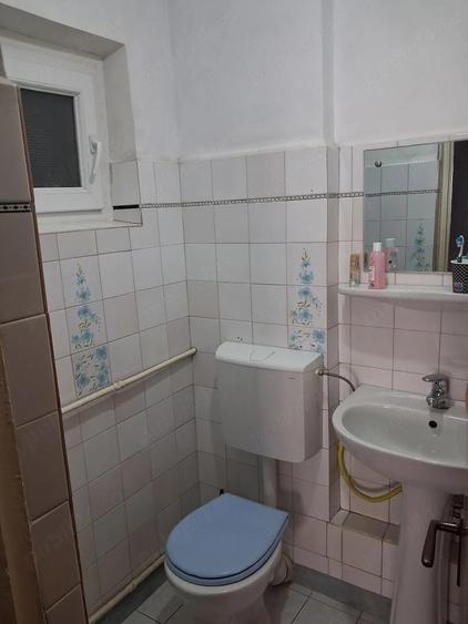 Apartament cu 3 camere decomandat în Moșilor