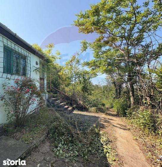 Teren de 589 mp, în Ghioroc