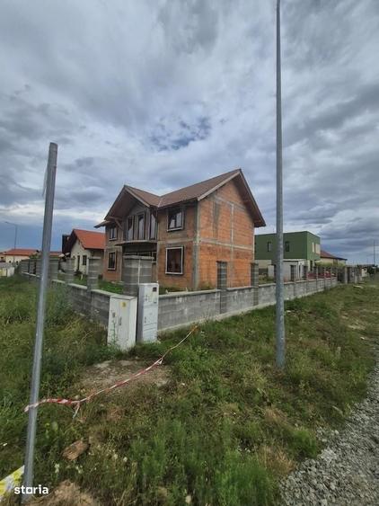 Casă cu 4 camere în Urseni