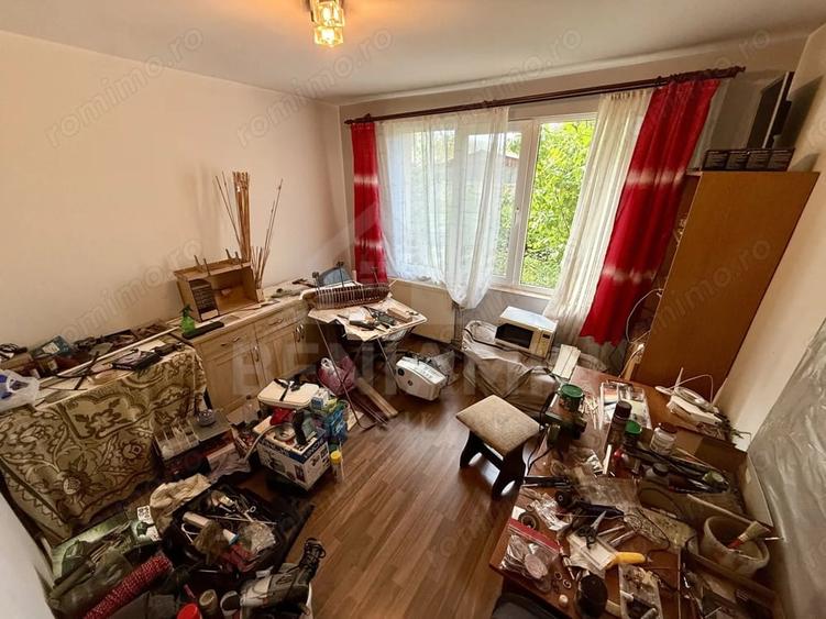 Apartament cu 3 camere decomandat în Craiter
