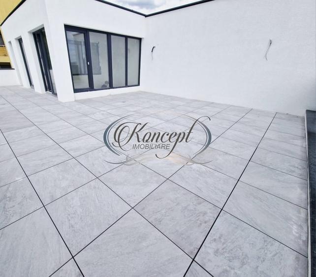 Duplex cu 5 camere cu Canalizare în Florești