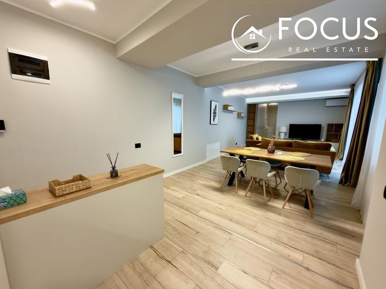 Apartament cu 3 camere semidecomandat, mobilat în Romană