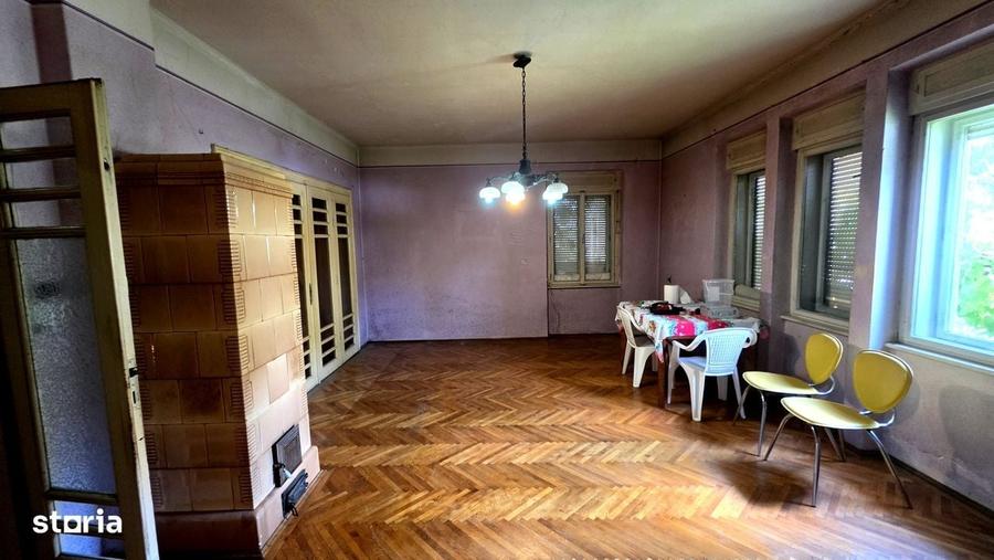 Apartament cu 4 camere în Sub Arini